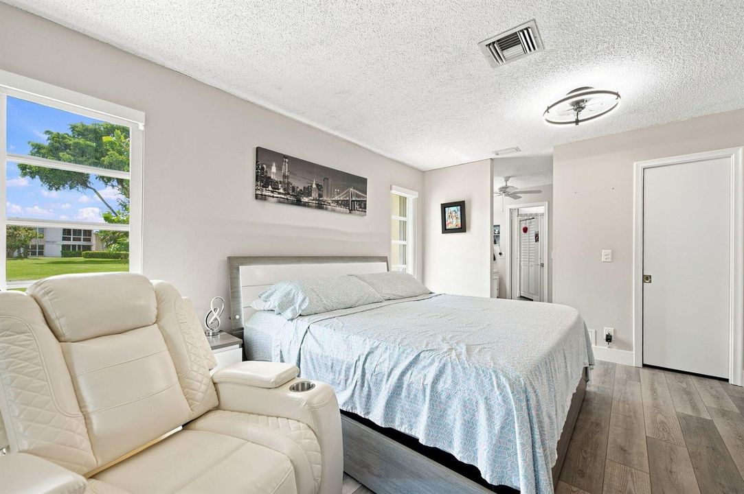 15-web-or-mls-2400-malayan-dr-94d