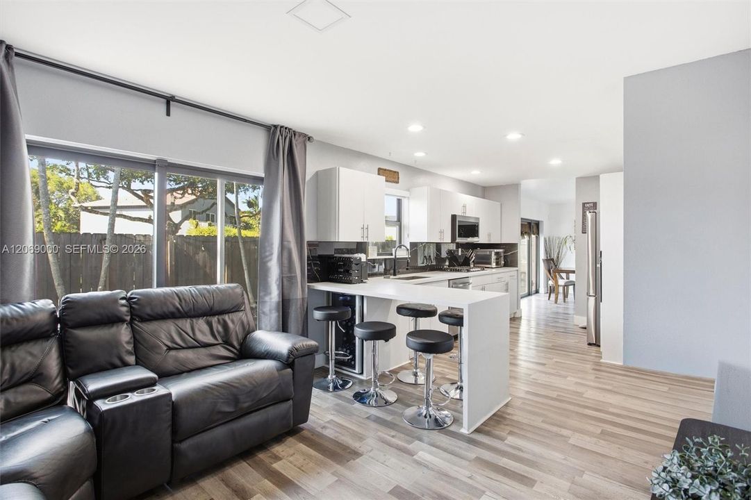 For Sale: $589,900 (3 beds, 2 baths, 1927 Square Feet)