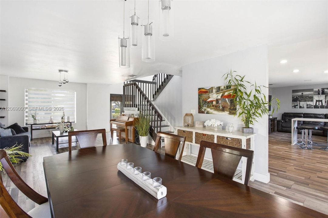 For Sale: $589,900 (3 beds, 2 baths, 1927 Square Feet)