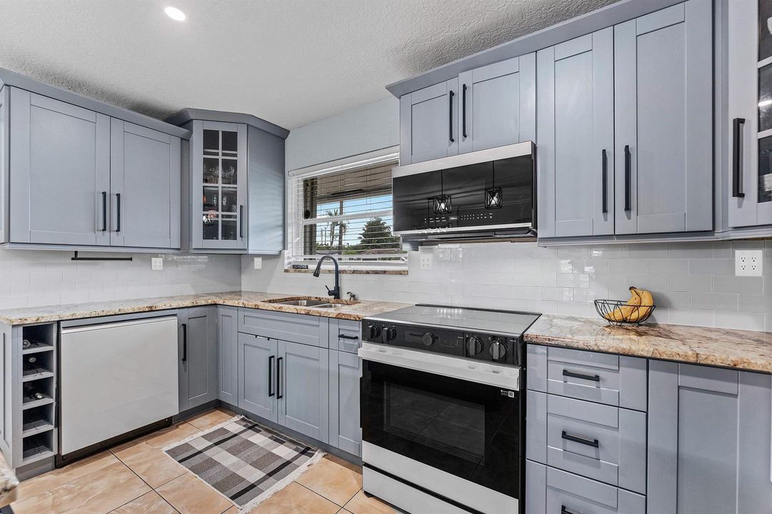 010-4481Southwest37thAvenue-FortLauderda