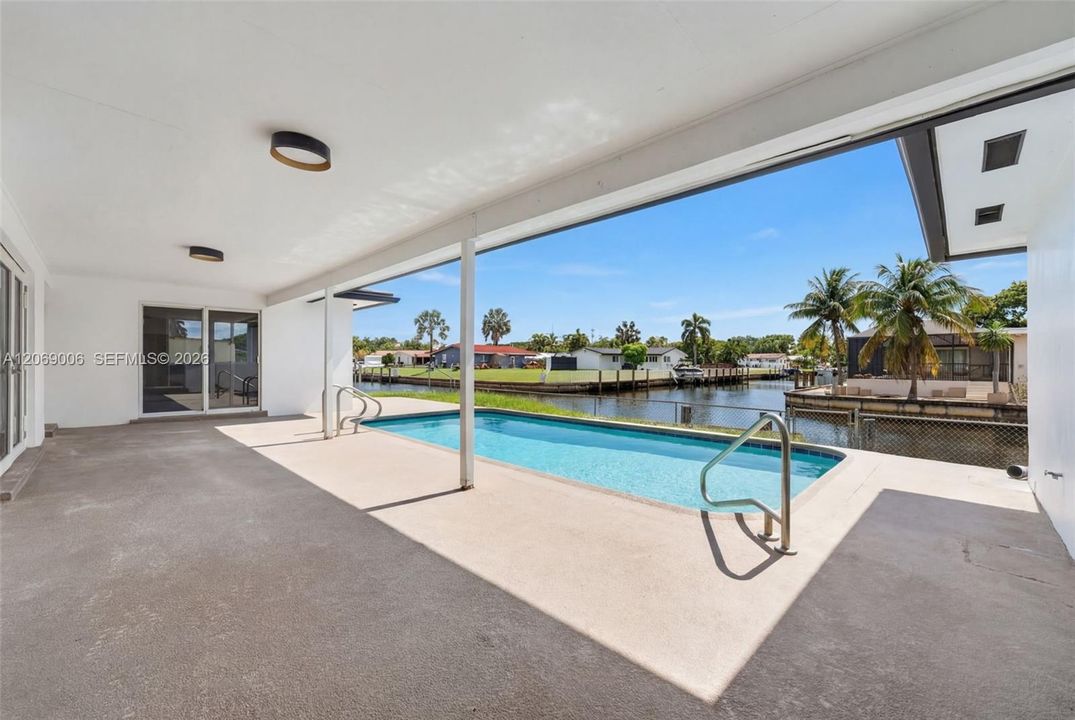 For Sale: $965,000 (4 beds, 2 baths, 1930 Square Feet)