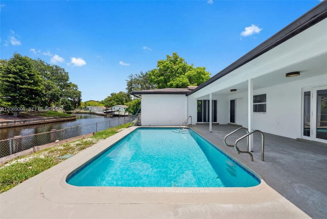 For Sale: $965,000 (4 beds, 2 baths, 1930 Square Feet)