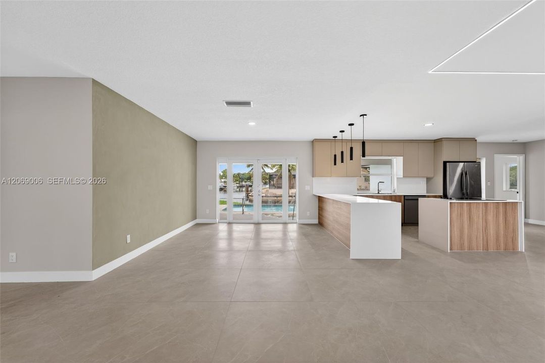 For Sale: $965,000 (4 beds, 2 baths, 1930 Square Feet)