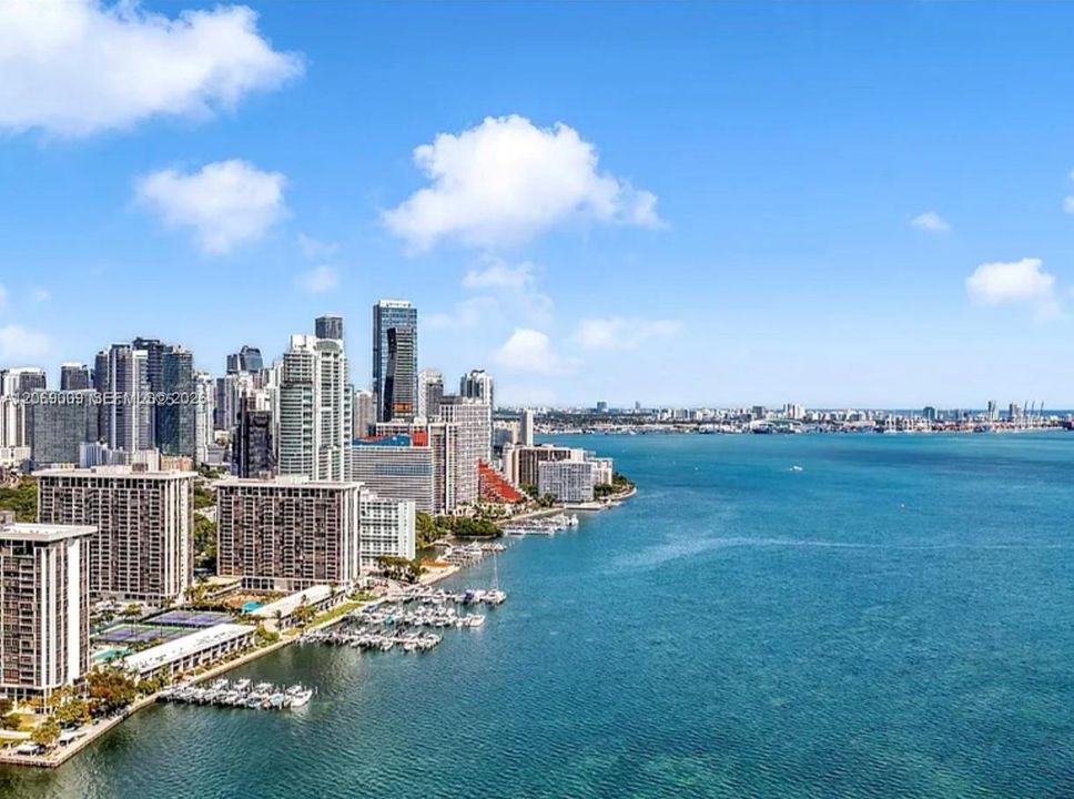 В аренду: $2,950 (2 спален, 2 ванн, 966 Квадратных фут)