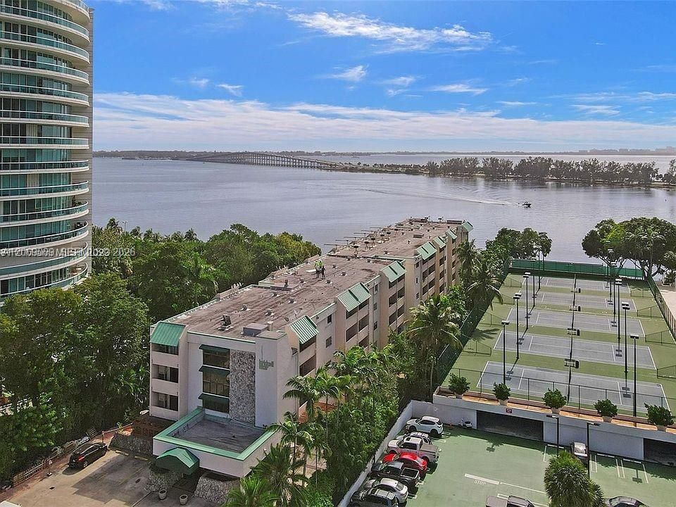 В аренду: $2,950 (2 спален, 2 ванн, 966 Квадратных фут)