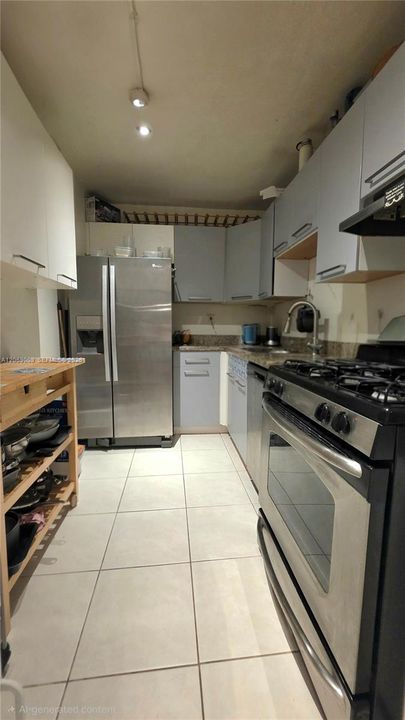 В аренду: $2,950 (2 спален, 2 ванн, 966 Квадратных фут)