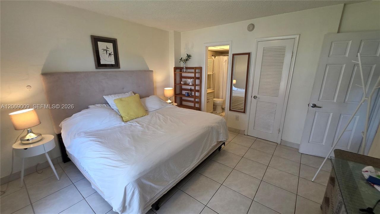 В аренду: $2,950 (2 спален, 2 ванн, 966 Квадратных фут)