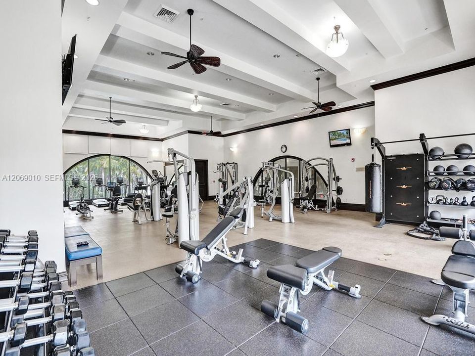 For Sale: $335,000 (2 beds, 2 baths, 1174 Square Feet)