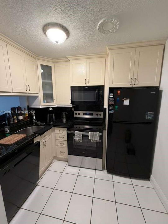 En Renta: $1,600 (1 camas, 1 baños, 826 Pies cuadrados)