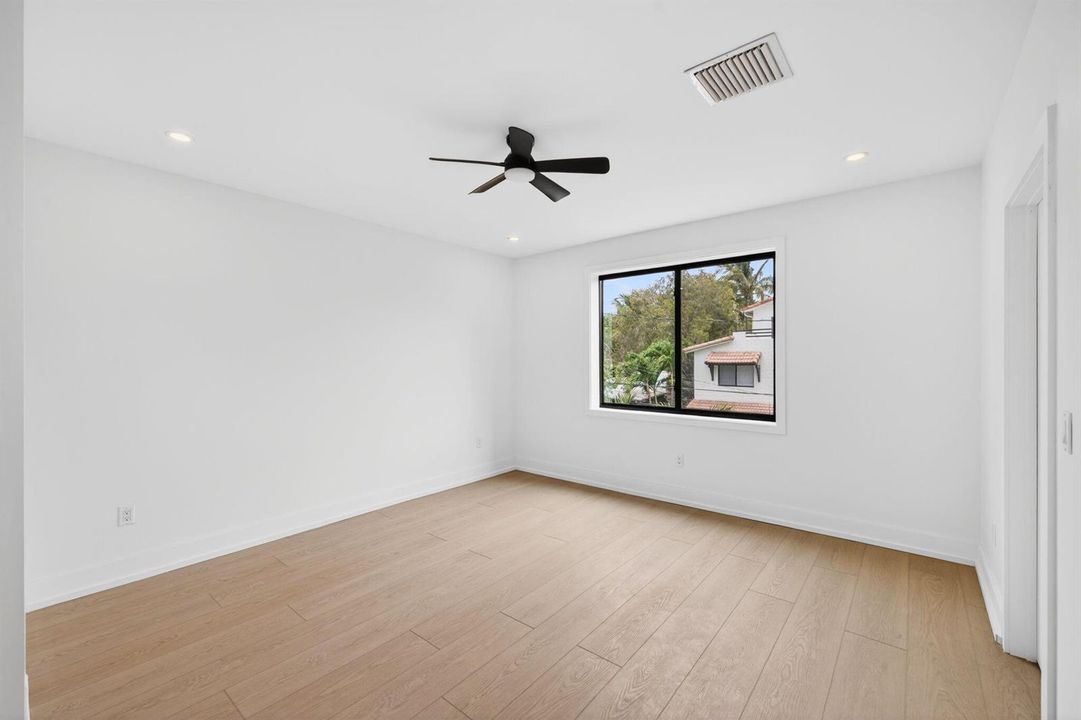 25-web-or-mls-699A8695