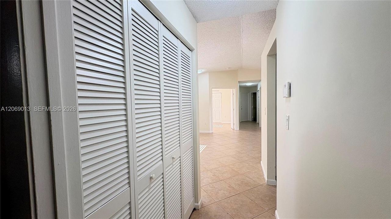 For Rent: $3,800 (3 beds, 2 baths, 1360 Square Feet)