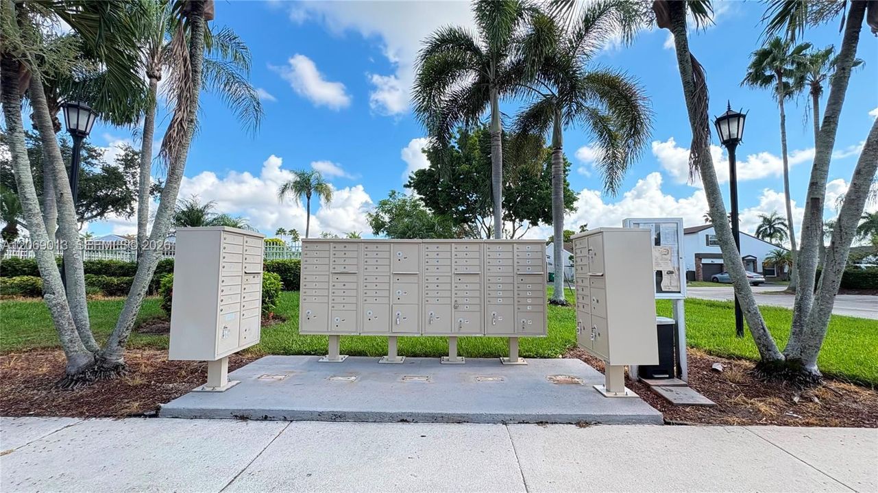 For Rent: $3,800 (3 beds, 2 baths, 1360 Square Feet)