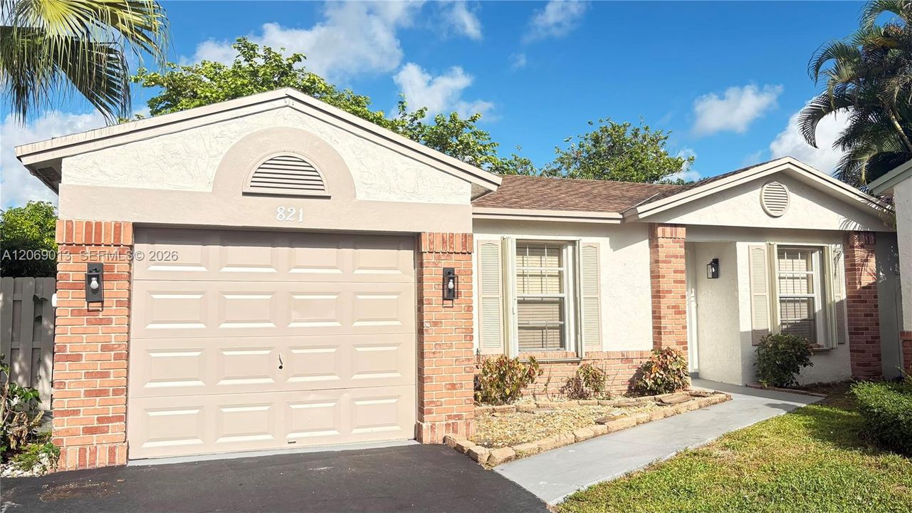 For Rent: $3,800 (3 beds, 2 baths, 1360 Square Feet)