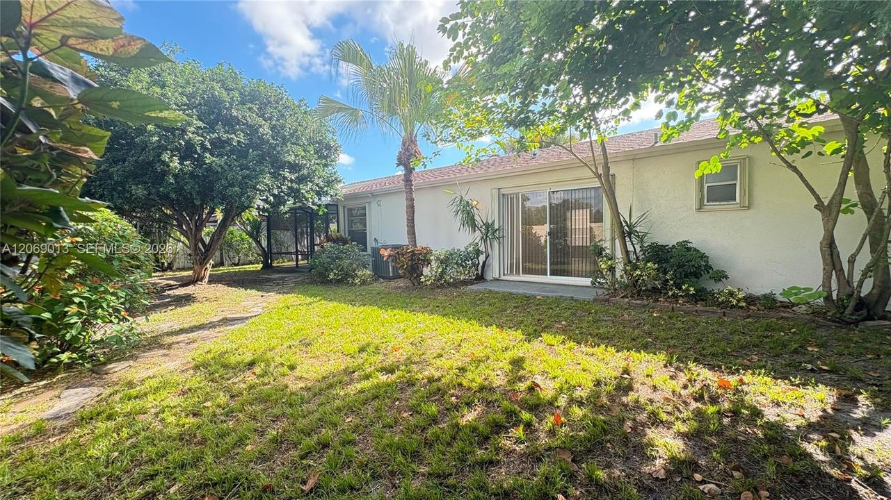 For Rent: $3,800 (3 beds, 2 baths, 1360 Square Feet)