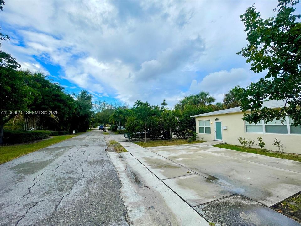 Very calm street.