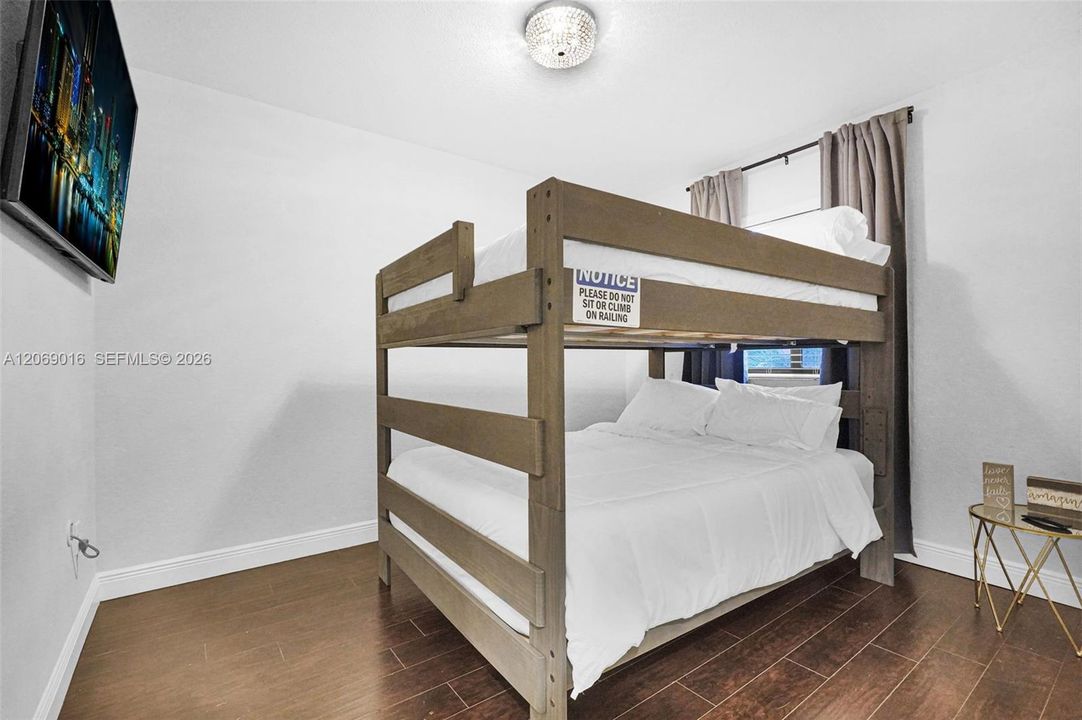 En Venta: $1,299,000 (6 camas, 4 baños, 0 Pies cuadrados)