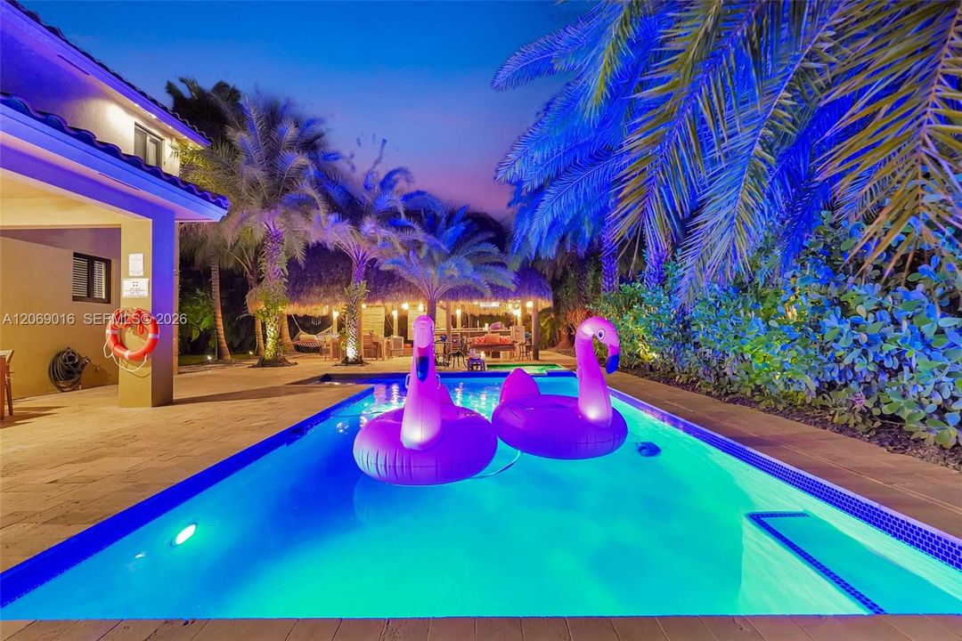 En Venta: $1,299,000 (6 camas, 4 baños, 0 Pies cuadrados)