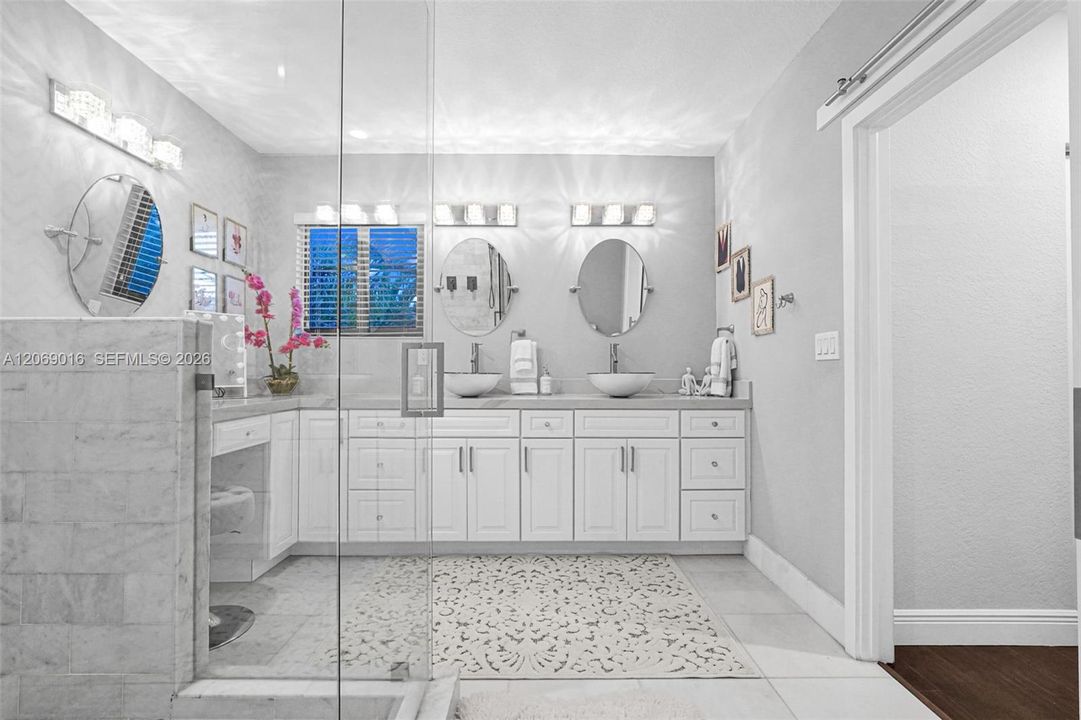 En Venta: $1,299,000 (6 camas, 4 baños, 0 Pies cuadrados)