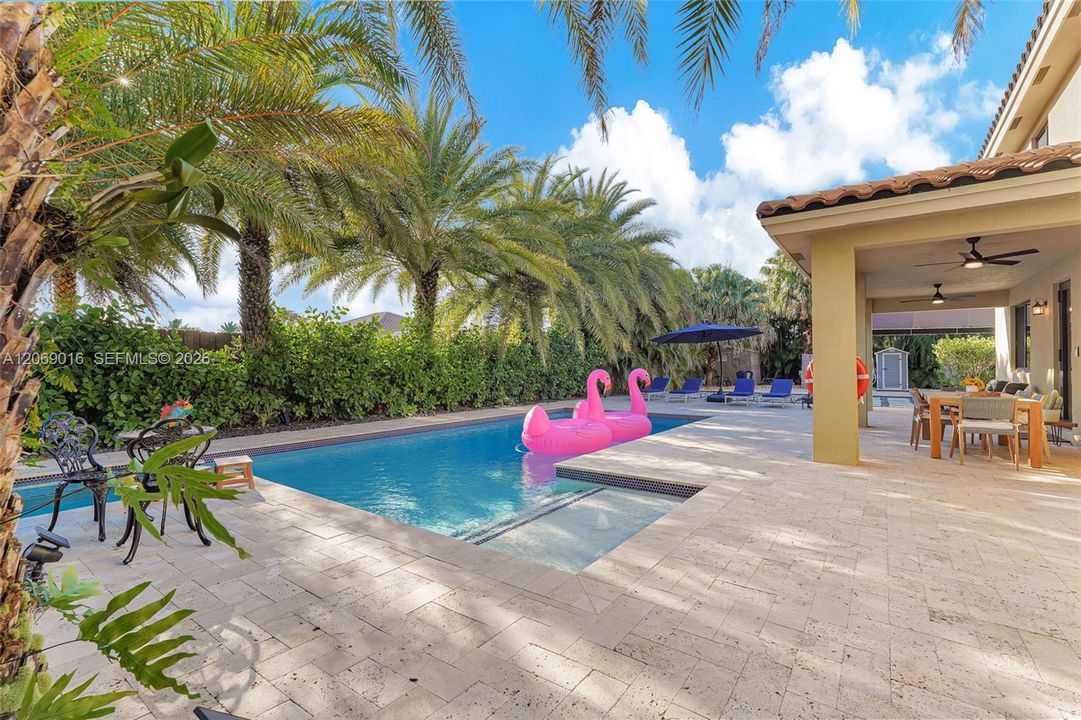 En Venta: $1,299,000 (6 camas, 4 baños, 0 Pies cuadrados)