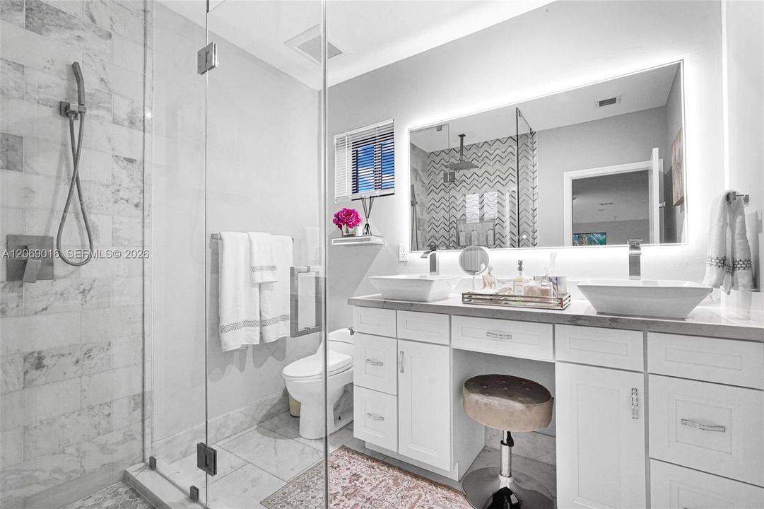 En Venta: $1,299,000 (6 camas, 4 baños, 0 Pies cuadrados)