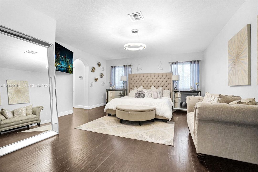 En Venta: $1,299,000 (6 camas, 4 baños, 0 Pies cuadrados)