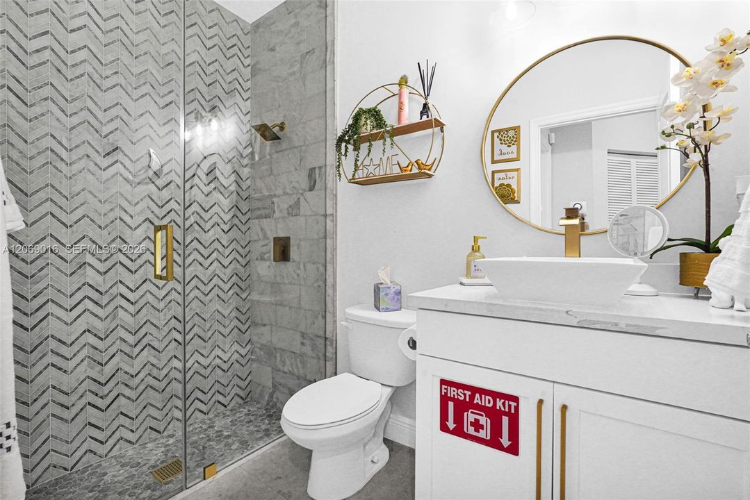 En Venta: $1,299,000 (6 camas, 4 baños, 0 Pies cuadrados)