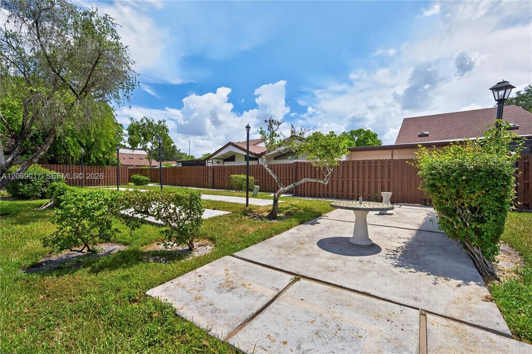 For Sale: $220,000 (2 beds, 2 baths, 1175 Square Feet)