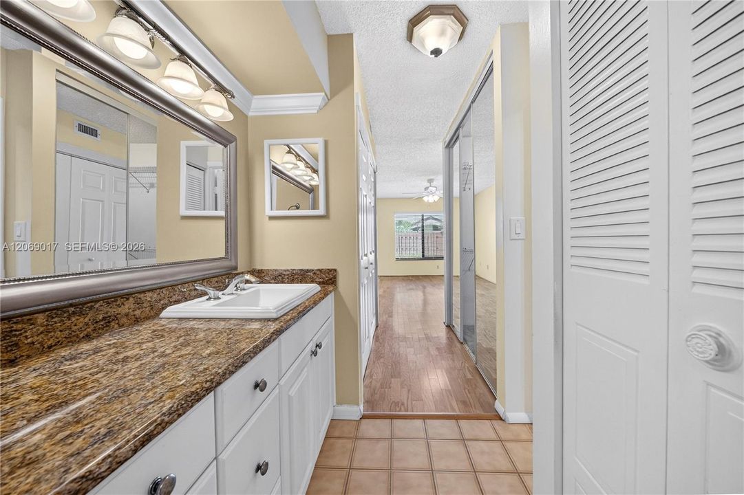 For Sale: $220,000 (2 beds, 2 baths, 1175 Square Feet)