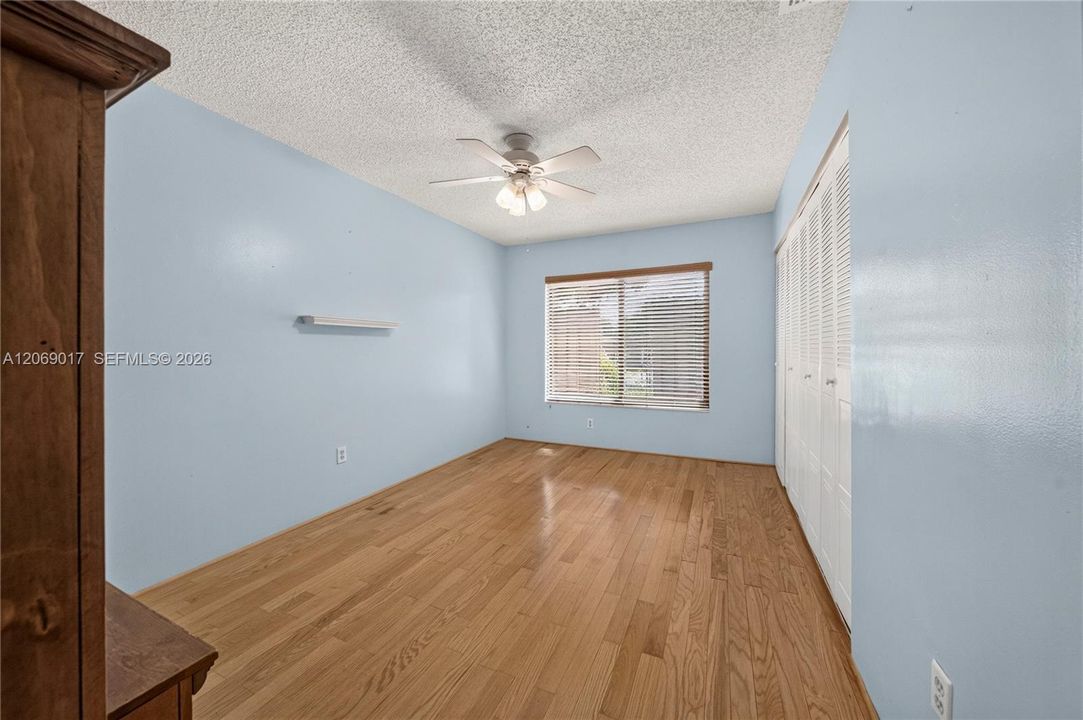 For Sale: $220,000 (2 beds, 2 baths, 1175 Square Feet)