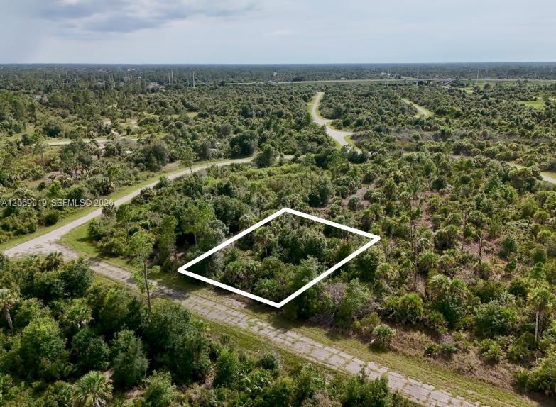 待售: $18,000 (0.23 acres)