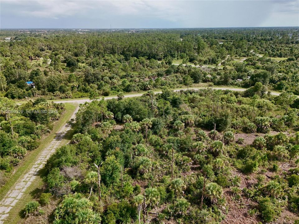 待售: $18,000 (0.23 acres)