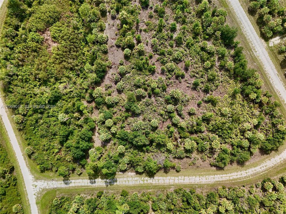 待售: $18,000 (0.23 acres)