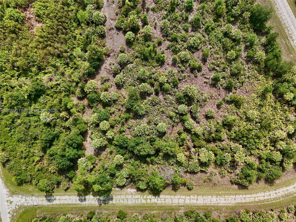 待售: $18,000 (0.23 acres)