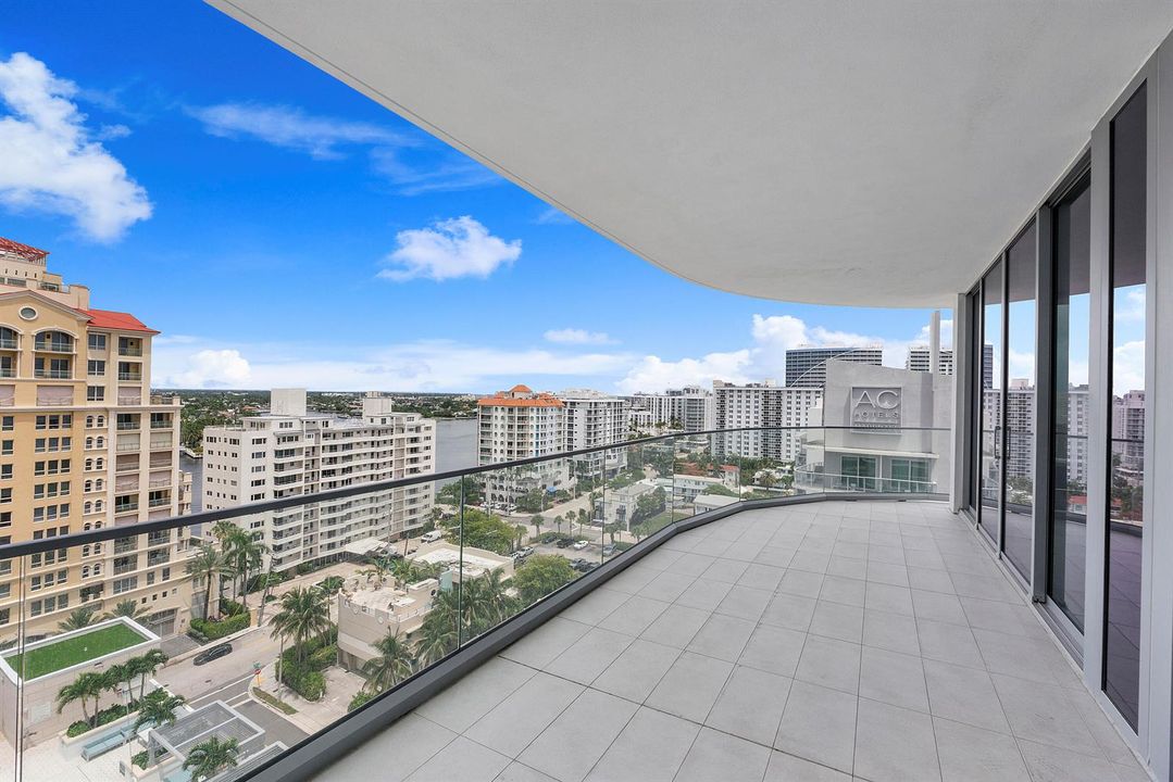 151 N Seabreeze Blvd u1003_038