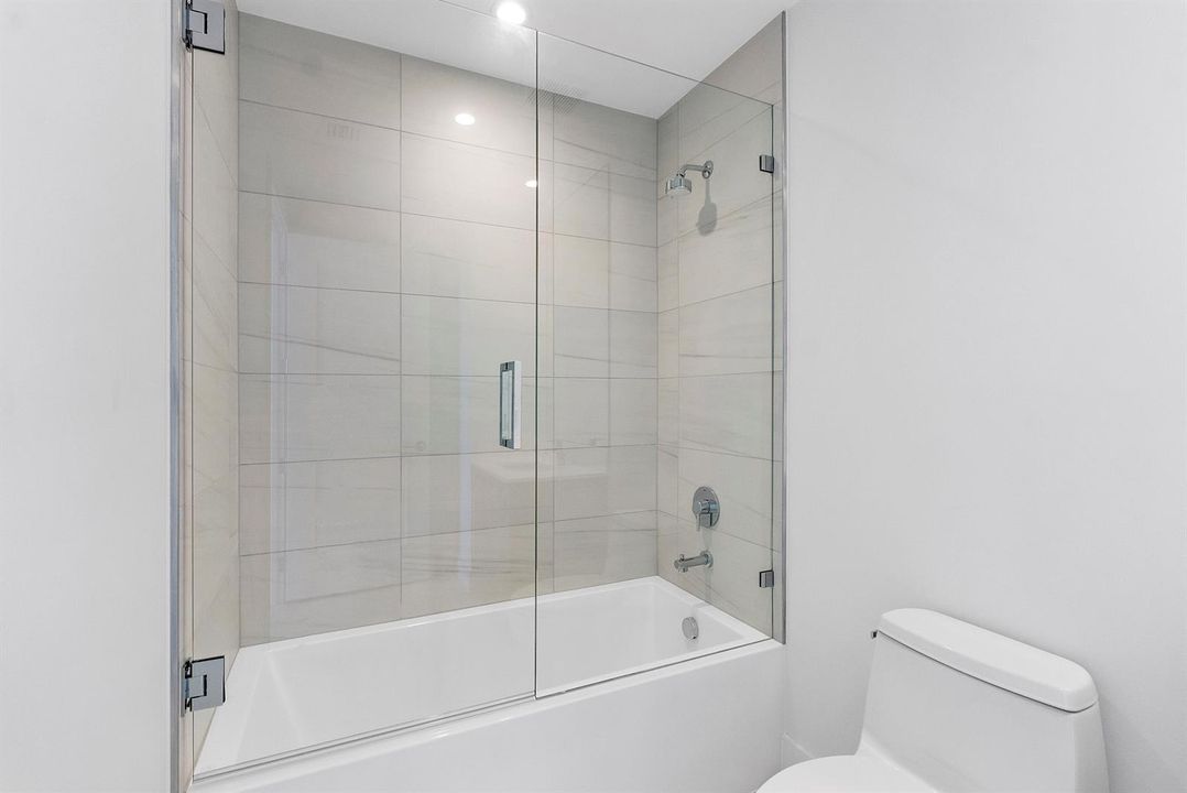 151 N Seabreeze Blvd u1003_017