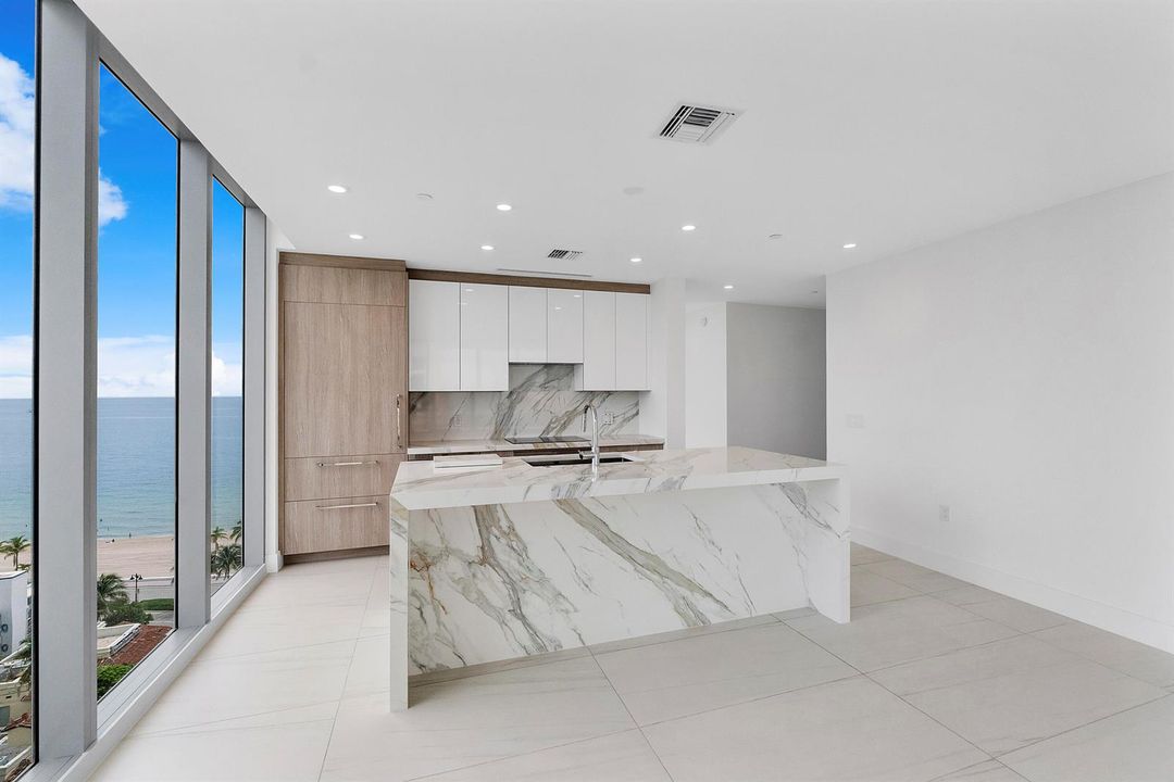 151 N Seabreeze Blvd u1003_004