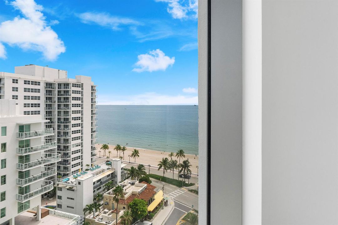 151 N Seabreeze Blvd u1003_015