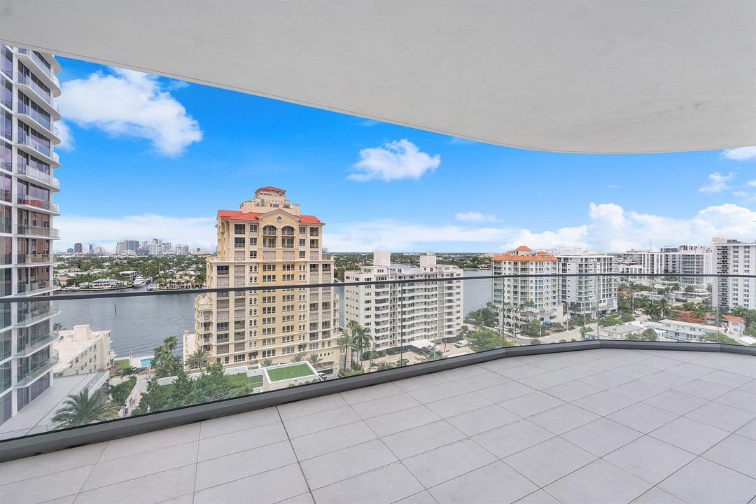 151 N Seabreeze Blvd u1003_029