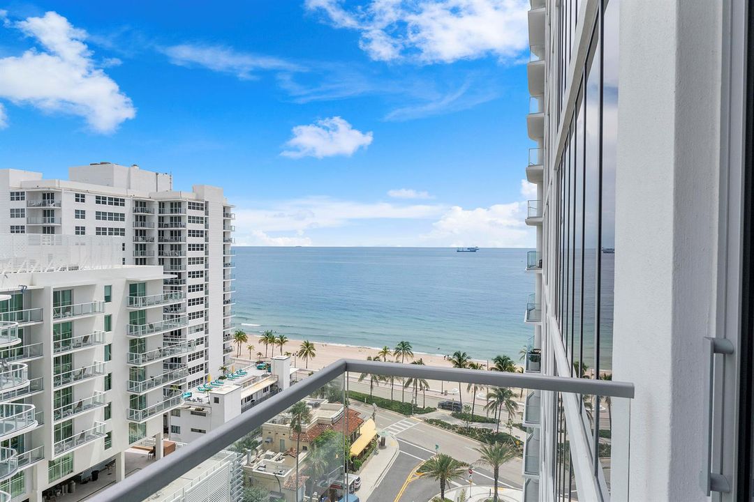 151 N Seabreeze Blvd u1003_036