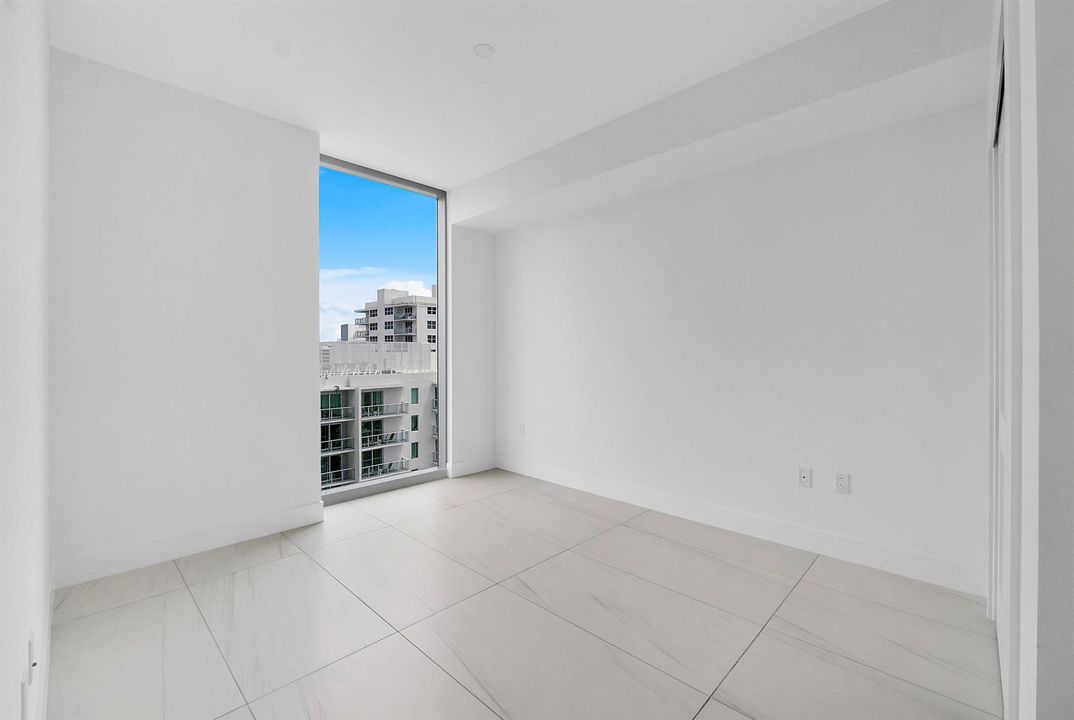 151 N Seabreeze Blvd u1003_014