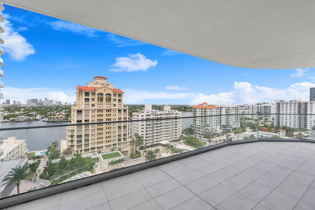 151 N Seabreeze Blvd u1003_031