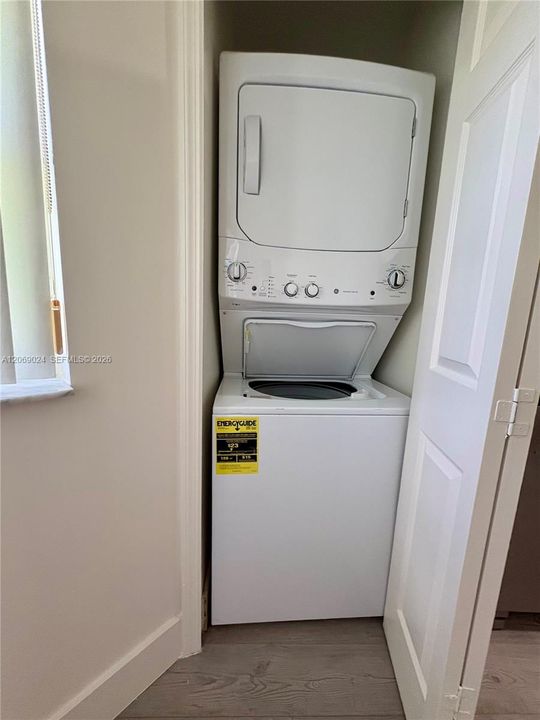 For Rent: $1,800 (2 beds, 2 baths, 815 Square Feet)