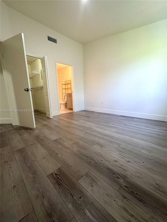 For Rent: $1,800 (2 beds, 2 baths, 815 Square Feet)