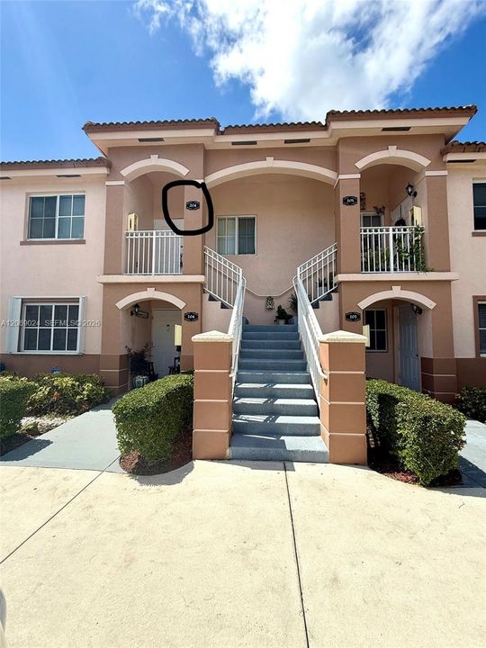 For Rent: $1,800 (2 beds, 2 baths, 815 Square Feet)