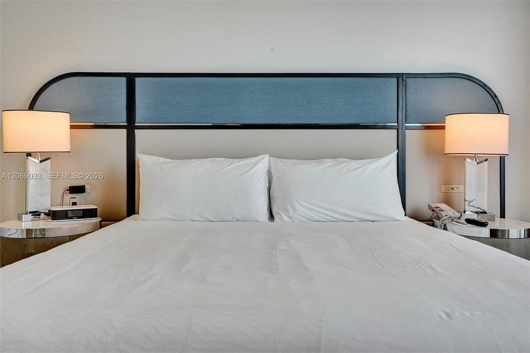 For Rent: $9,000 (1 beds, 2 baths, 1000 Square Feet)