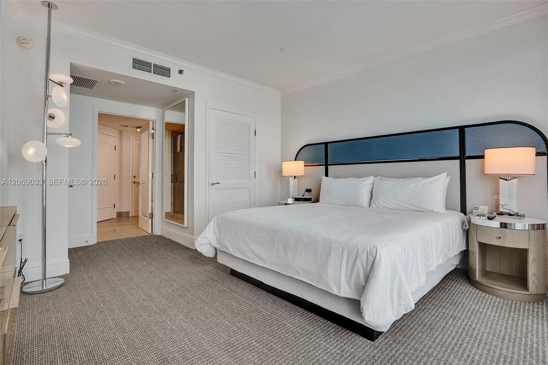 For Rent: $9,000 (1 beds, 2 baths, 1000 Square Feet)