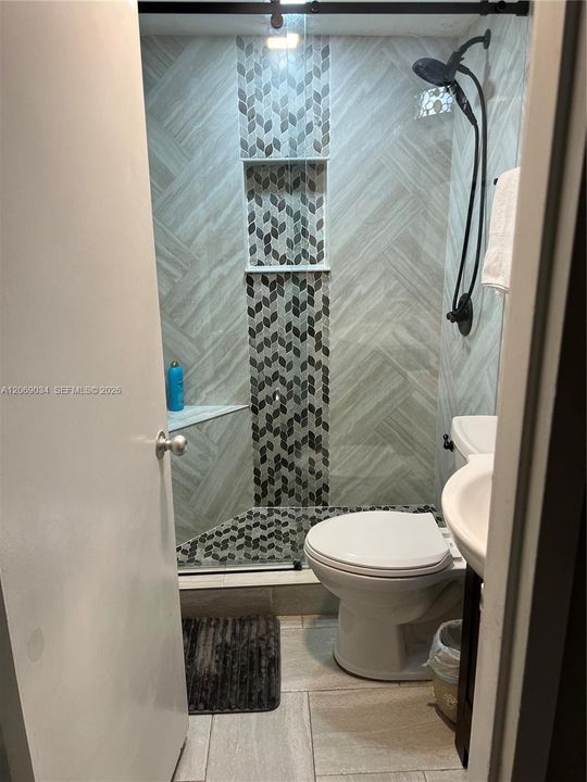 На продажу: $649,999 (2 спален, 2 ванн, 1320 Квадратных фут)
