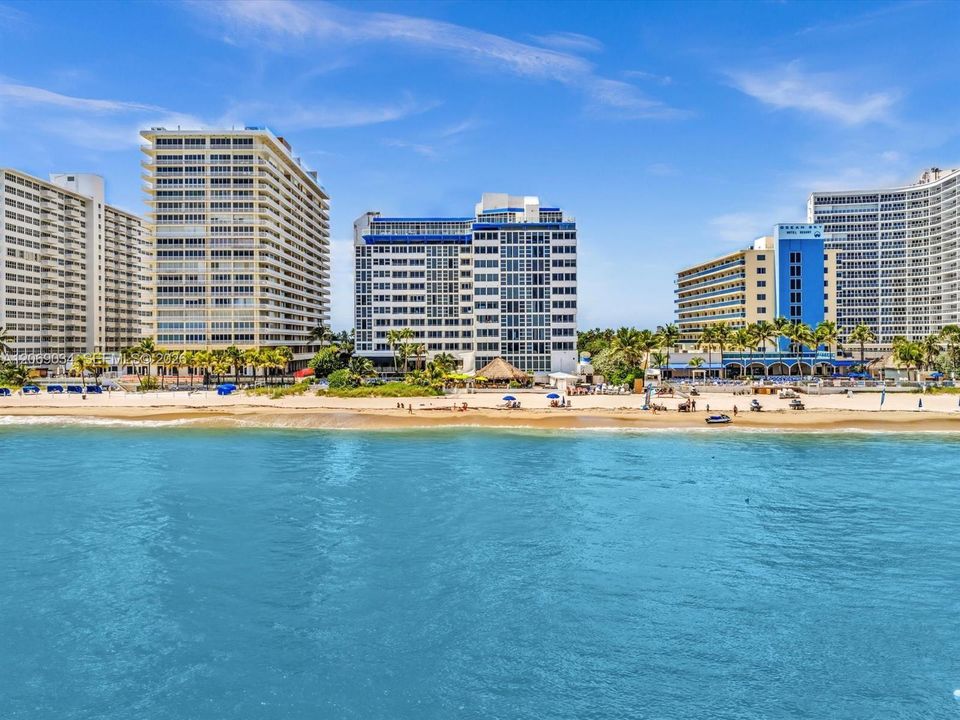На продажу: $649,999 (2 спален, 2 ванн, 1320 Квадратных фут)