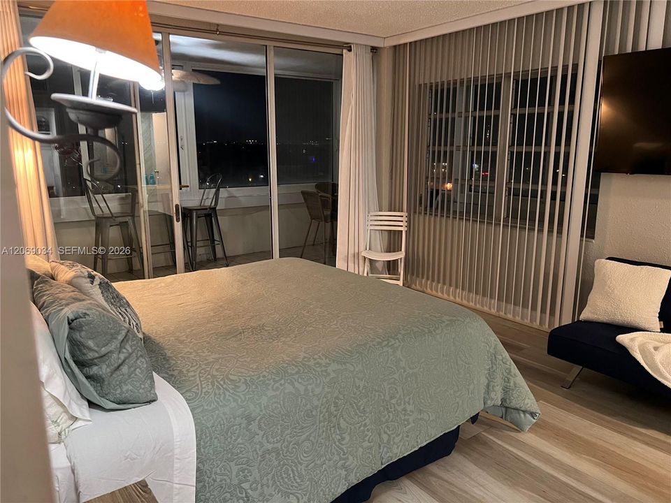 На продажу: $649,999 (2 спален, 2 ванн, 1320 Квадратных фут)