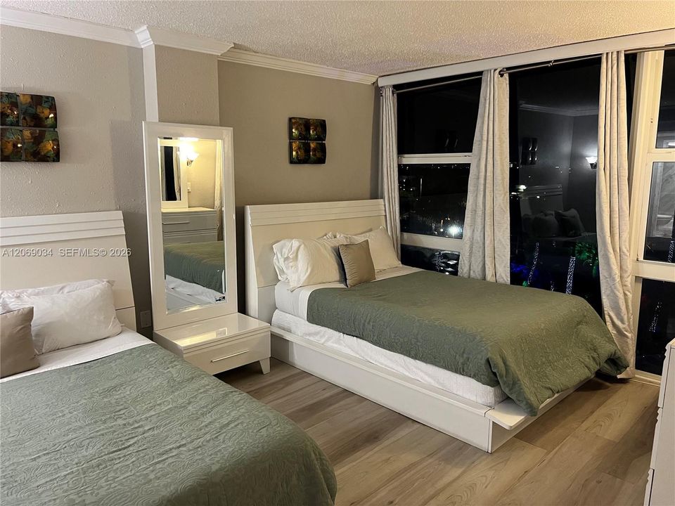 На продажу: $649,999 (2 спален, 2 ванн, 1320 Квадратных фут)